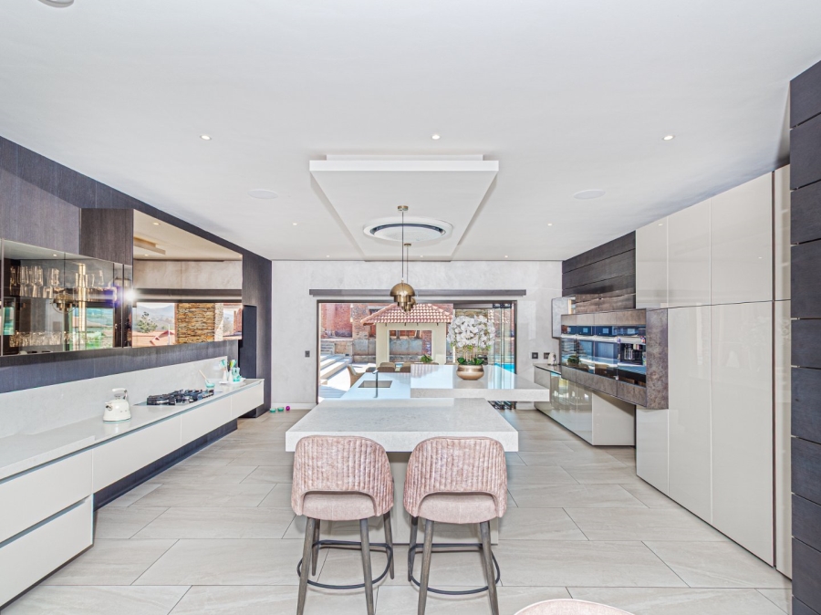 6 Bedroom Property for Sale in Birdwood Estate North West